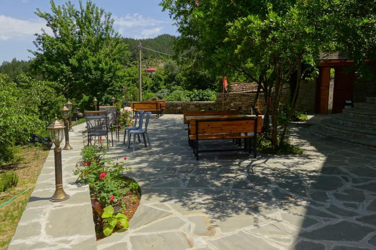 Chri Chri Guesthouse Përmet Exterior foto